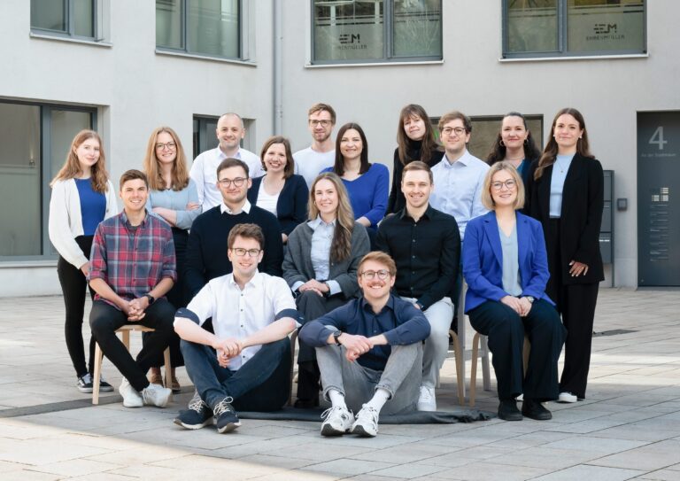 Ehrenmüller AI - Teamfoto Büro 2025